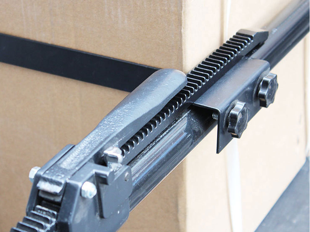 Cargo Bar for Pickup Truck Bed Expands from 140cm to 180cm